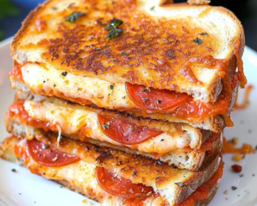 👇Pepperoni Pizza Grilled Cheese